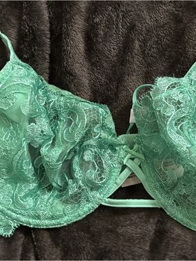 Victoria's Secret Lace Underwire Bra in Mint Green